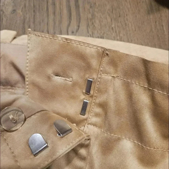 Nwt Loft stylish Tan Suede Mini Skirt with Belt - Picture 4 of 8